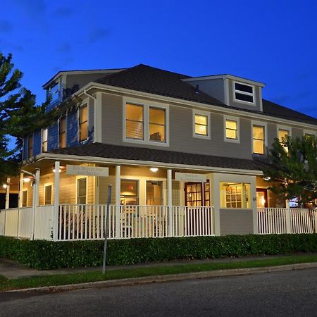 Bay Breeze Inn South Jamesport Экстерьер фото
