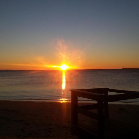 Bay Breeze Inn South Jamesport Экстерьер фото