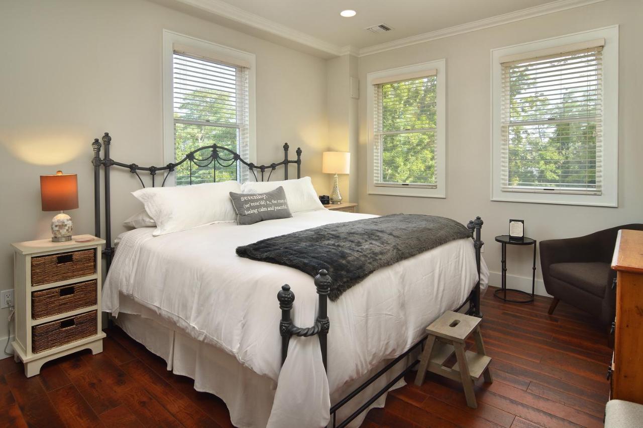 Bay Breeze Inn South Jamesport Экстерьер фото