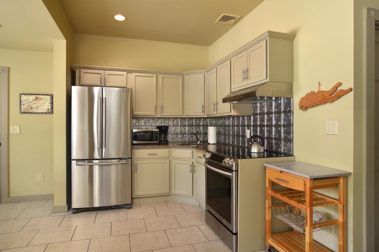 Bay Breeze Inn South Jamesport Экстерьер фото