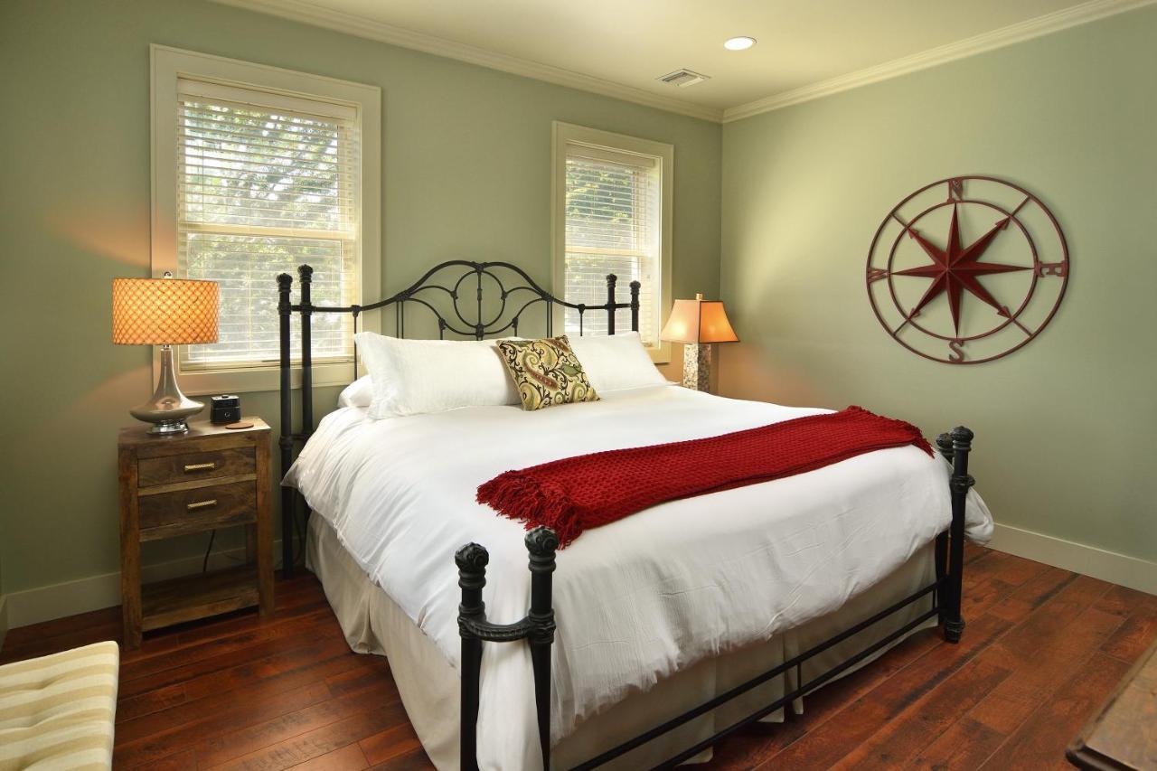 Bay Breeze Inn South Jamesport Экстерьер фото