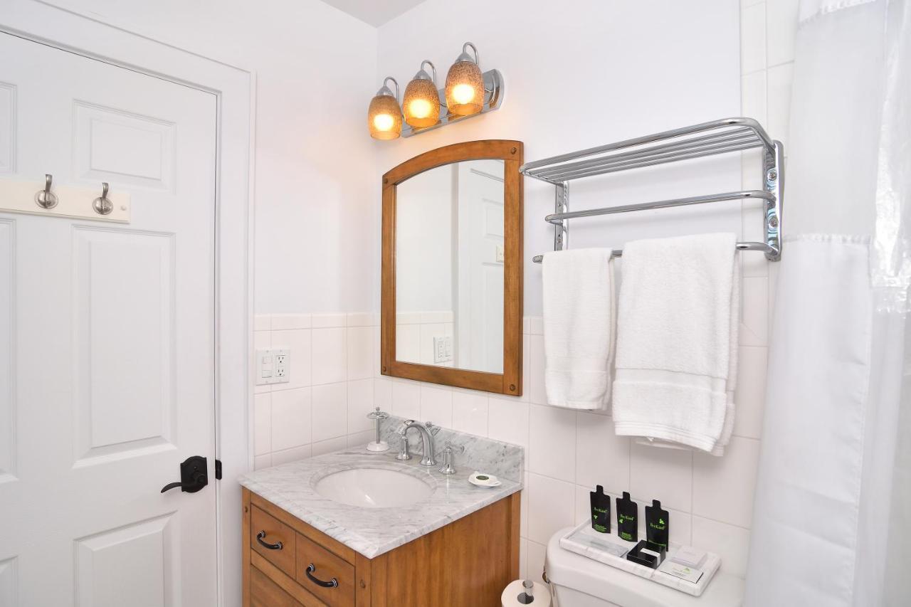 Bay Breeze Inn South Jamesport Экстерьер фото