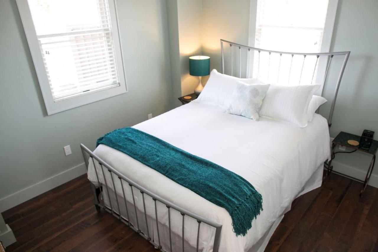 Bay Breeze Inn South Jamesport Экстерьер фото